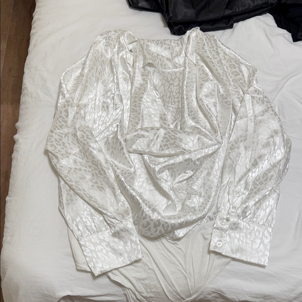 Boohoo Plus White Leopard Print Bodysuit